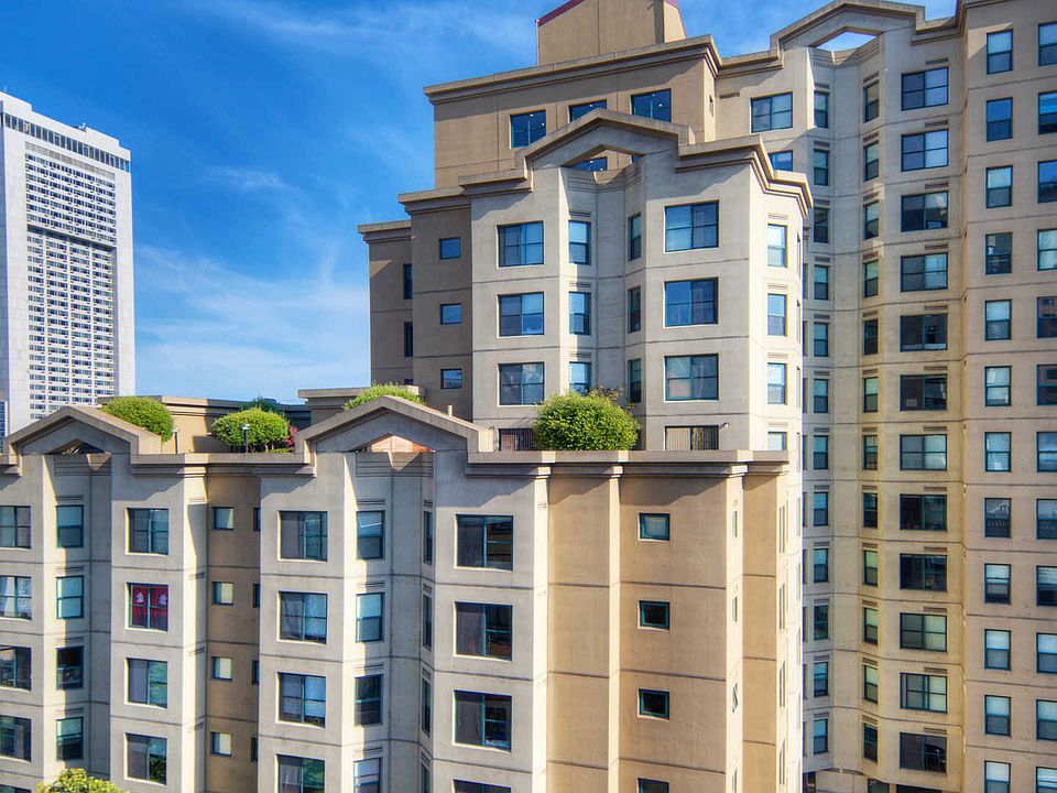 Geary Courtyard Apartments Building
