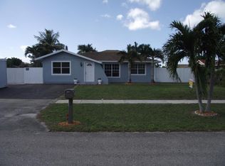 855 Camellia Dr, Royal Palm Beach, FL 33411
