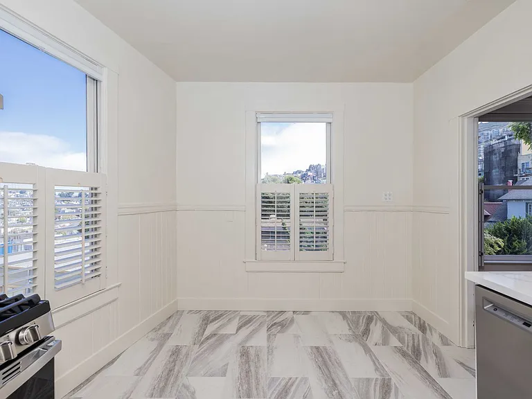 Top Floor 1br. Remodeled! W/D In-Unit! Dishwasher! — Photo 14