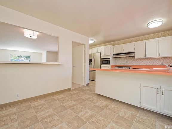 4th image of 1130 Everglades Dr