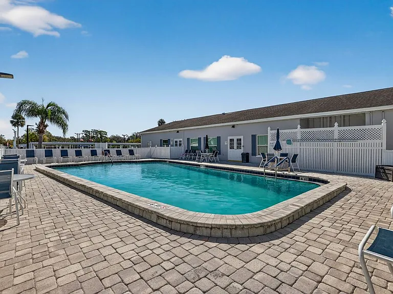 5652 Blue Harbor Dr #325 — Photo 17
