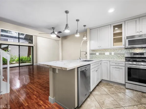 700 E Lake Dr Unit 111, Orange, CA 92866