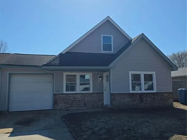 3377 Woodburne Dr, Virginia Beach, VA 23452