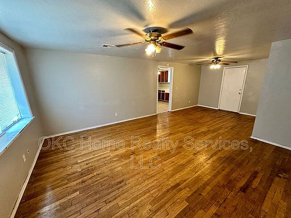 2nd image of 804 E Steed Dr