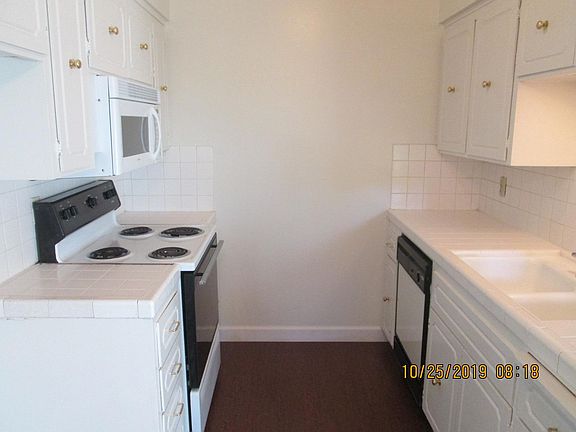 4th image of 4572 N Glenn Ave APT 201