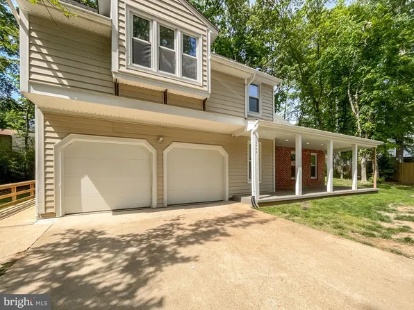 15768 Edgewood Dr, Dumfries, VA 22025