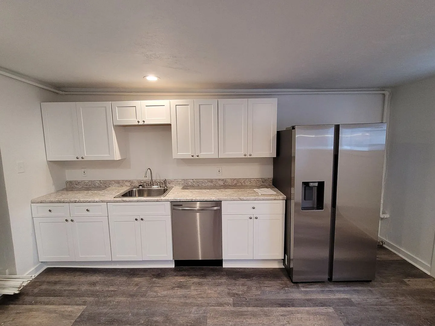 2 Bedroom 1 Bathroom Townhome (Brighton Heights) — Photo 3