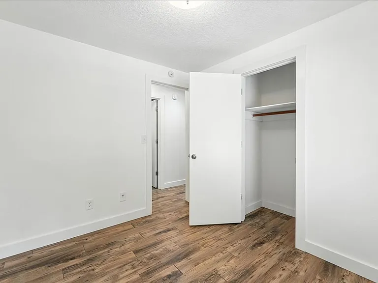 2448 Margery St — Photo 18