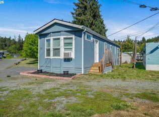 1453 N Pacific Hwy #12, Cottage Grove, OR 97424