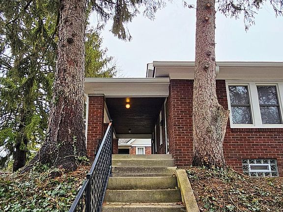 Butler Side Entry to 5229 E Market