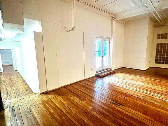 5th image of 0 E Broad St APT 2B
