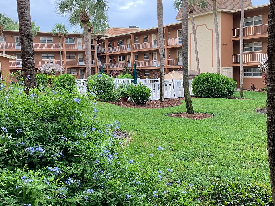 Condo view to courtyard 