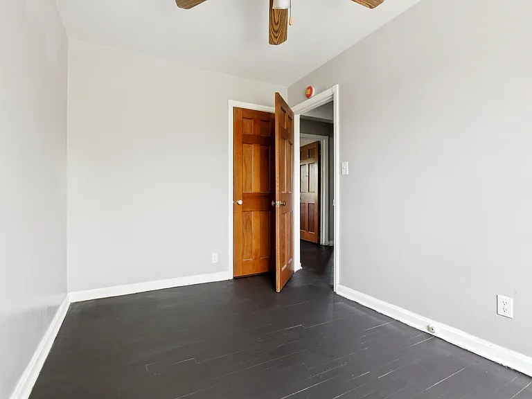 2715 Noble Rd #305 — Photo 13