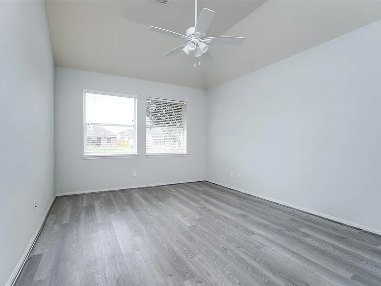 3931 Medici Ct — Photo 35