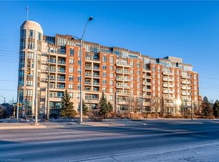 2480 Prince Michael Dr #206, Oakville, ON L6H0H1