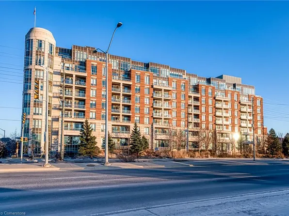 2480 Prince Michael Dr #206, Oakville, ON L6H 0H1