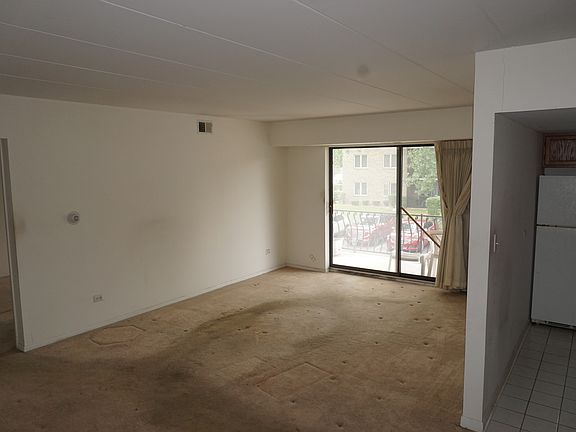4th image of 4951 134th Pl APT 2C