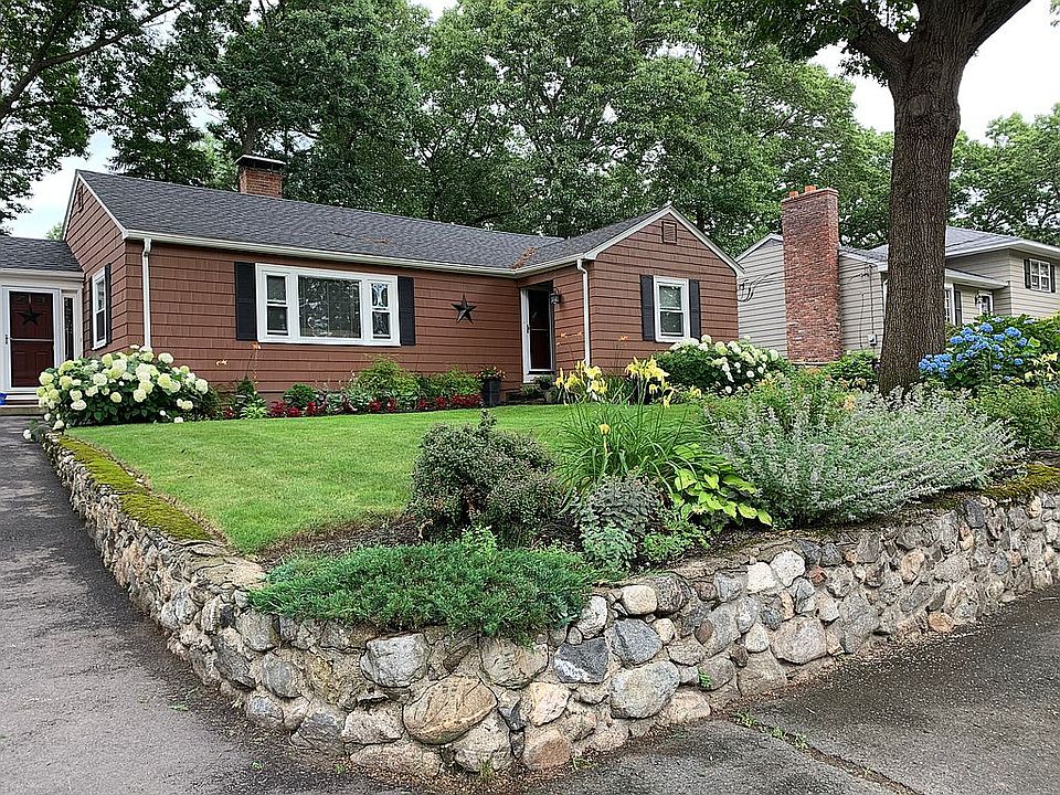 2nd image of 19 Hillcrest Rd