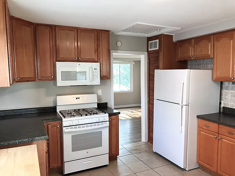 2034 Martin Rd — Photo 12