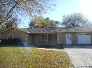 1131 Kathleen St, Pleasanton, TX 78064
