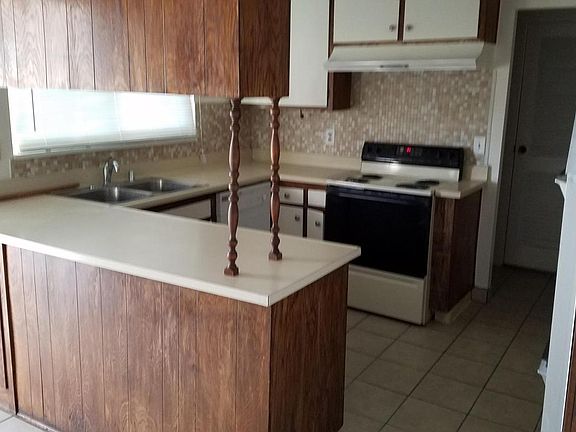 4th image of 7786 Dogbane Ave