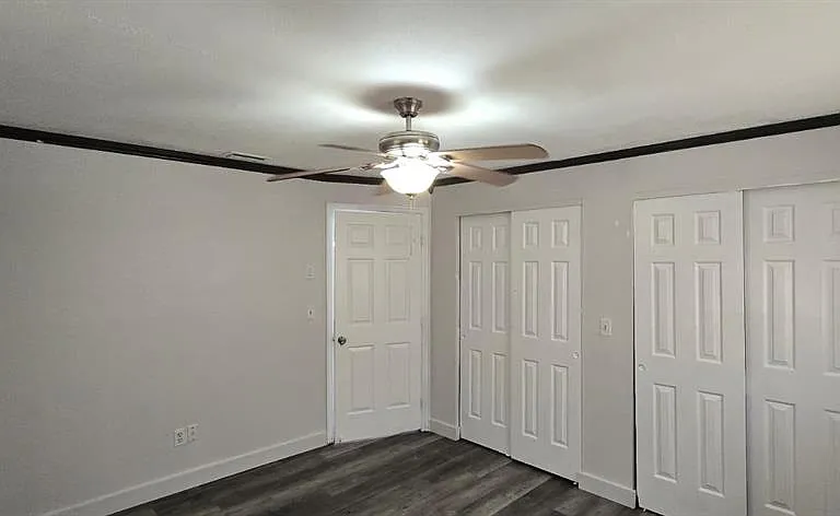 1174 Victoria Ave — Photo 13