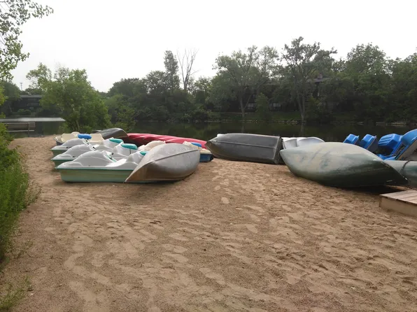 5504 E Lake Dr, Lisle, IL 60532