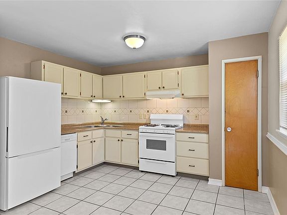 5th image of 3273 Bristolhall Dr
