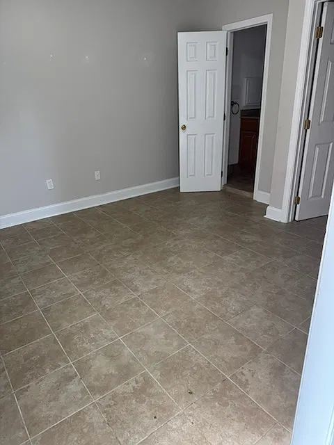 2 bed, 1.5 bath, 800 sqft, $1,600 — Photo 3