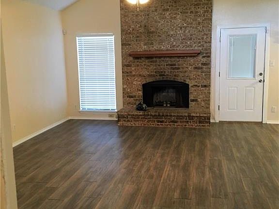4th image of 434 Essex Dr