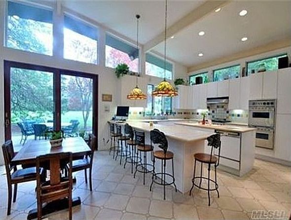 1st image of 3 Gerry Ln