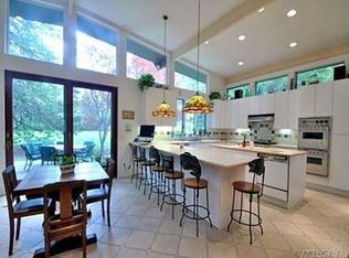 3 Gerry Ln, Lloyd Harbor, NY 11743