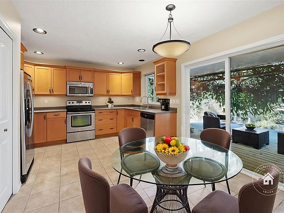 4th image of 1727 Miama Ct