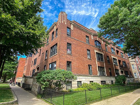 2nd image of 1202 W Waveland Ave #B