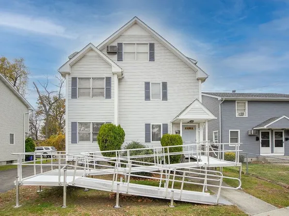 888 Saint James Ave #24f2879fd, Springfield, MA 01104