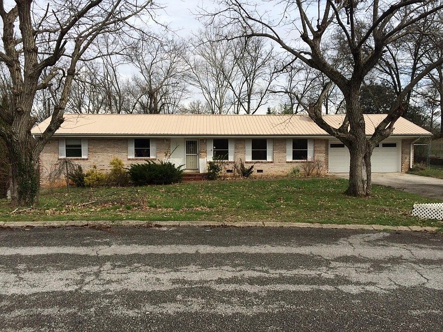 1st image of 1311 N Glen Dr
