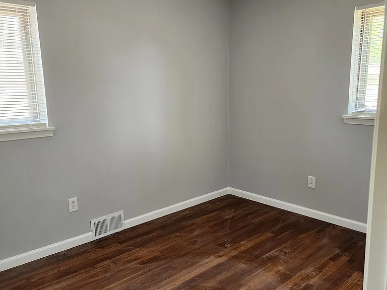 2401 Waltz Ave — Photo 10