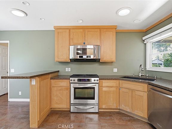 5th image of 546 Sturgeon Dr
