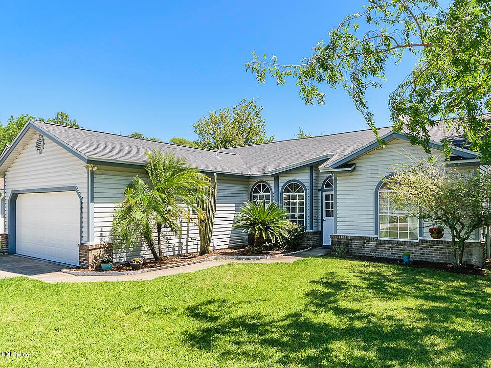 1st image of 207 Autumn Springs Dr