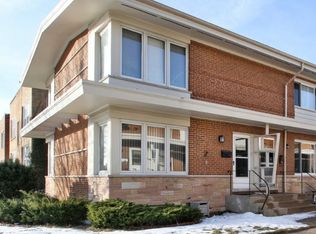 9024 Bronx Ave, Skokie, IL 60077