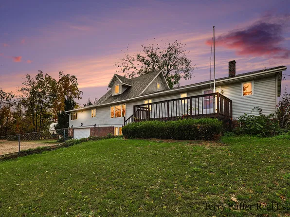 7037 Maple Island Rd, Holton, MI 49425
