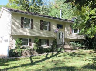 23 E Shore Dr, Vernon, NJ 07462