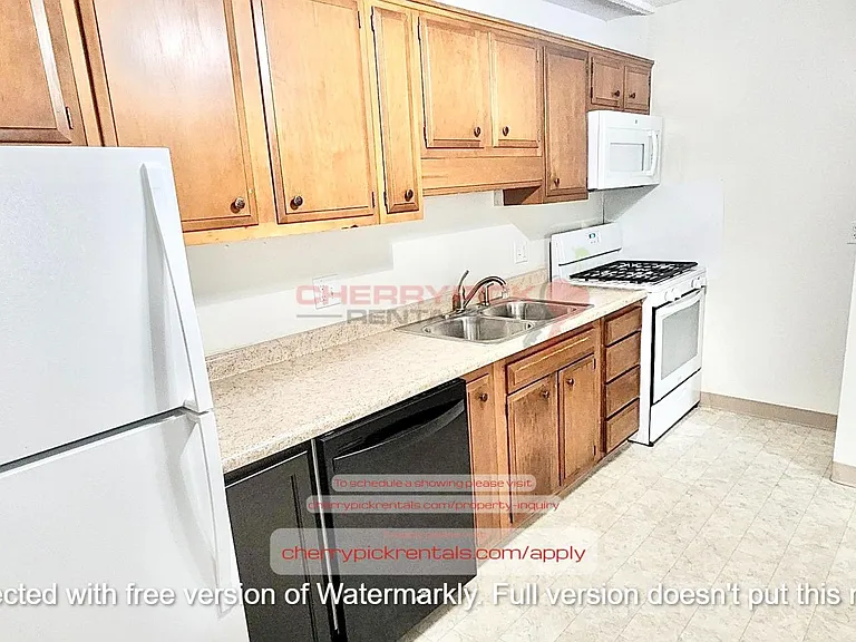 2534 Avenue A #11 — Photo 5