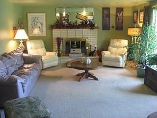 2nd image of 4915 Hawthorne Rd