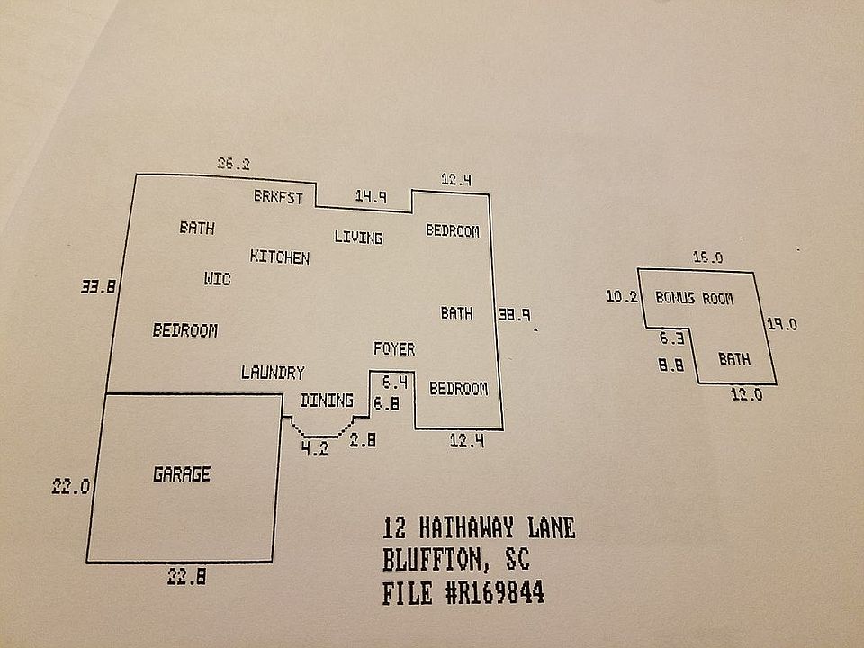 Room layout and dimensions.