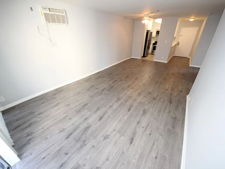 10615 Rose Ave — Photo 29
