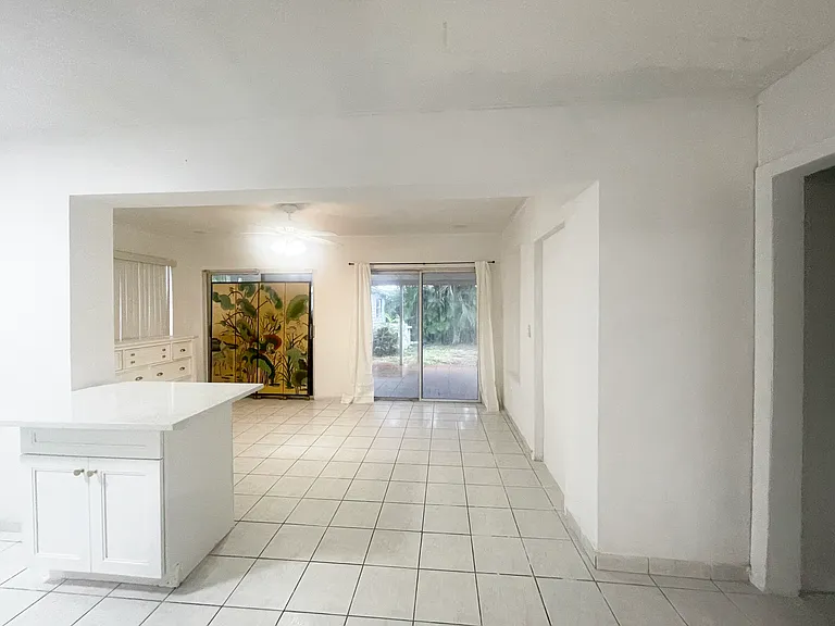 Miramar Pkwy — Photo 14