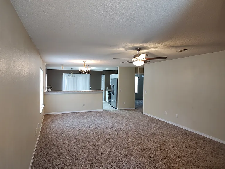 1050 Antigua Cir — Photo 3