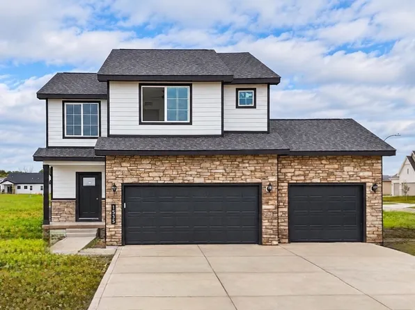 1535 NW Alderleaf Dr, Waukee, IA 50263