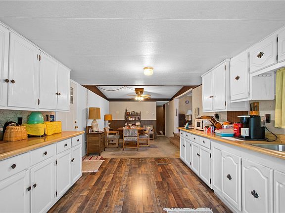 3rd image of 380 Oliver Blvd #3